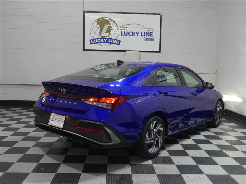 Used 2025 Hyundai Elantra Sport FWD image 10