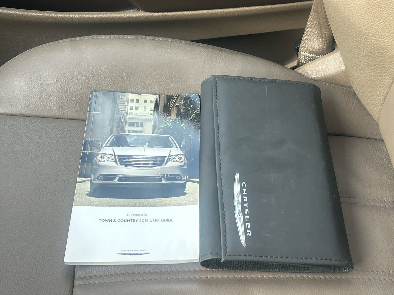 Used 2015 Chrysler Town & Country Touring w/ Driver Convenience Group image 41