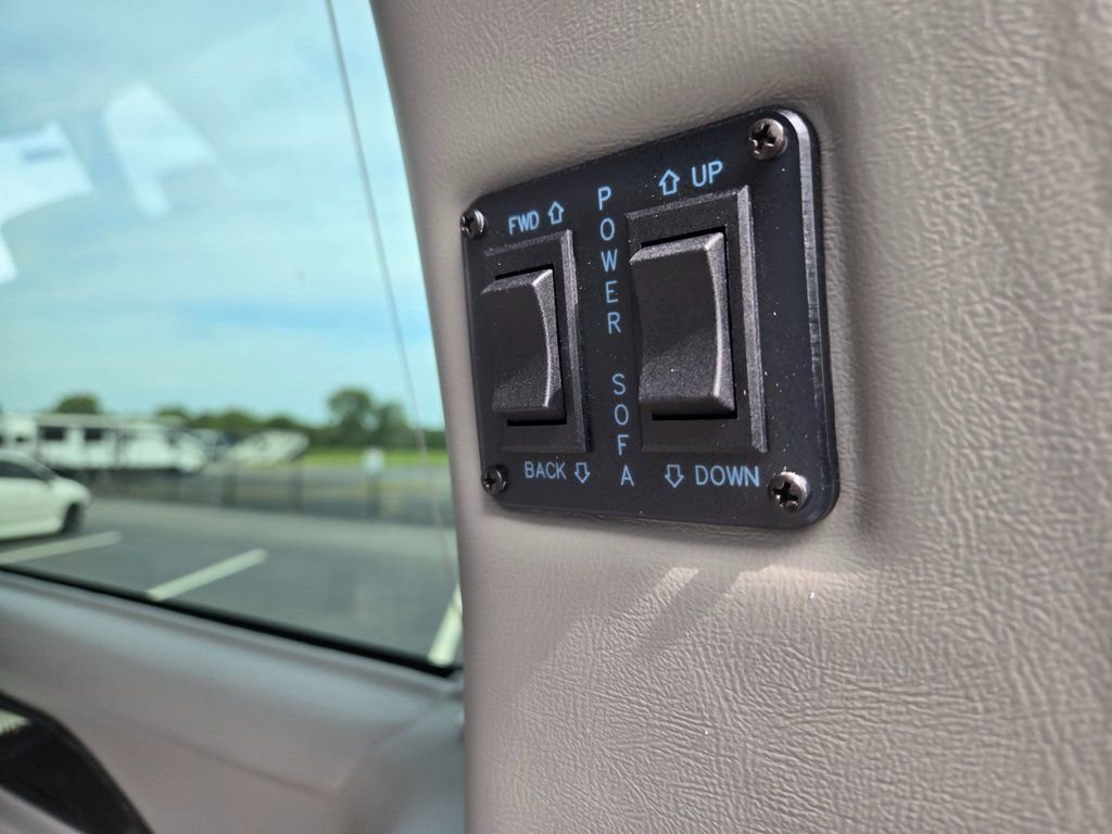 New 2025 GMC Savana 2500 w/ Driver Convenience Package image 8