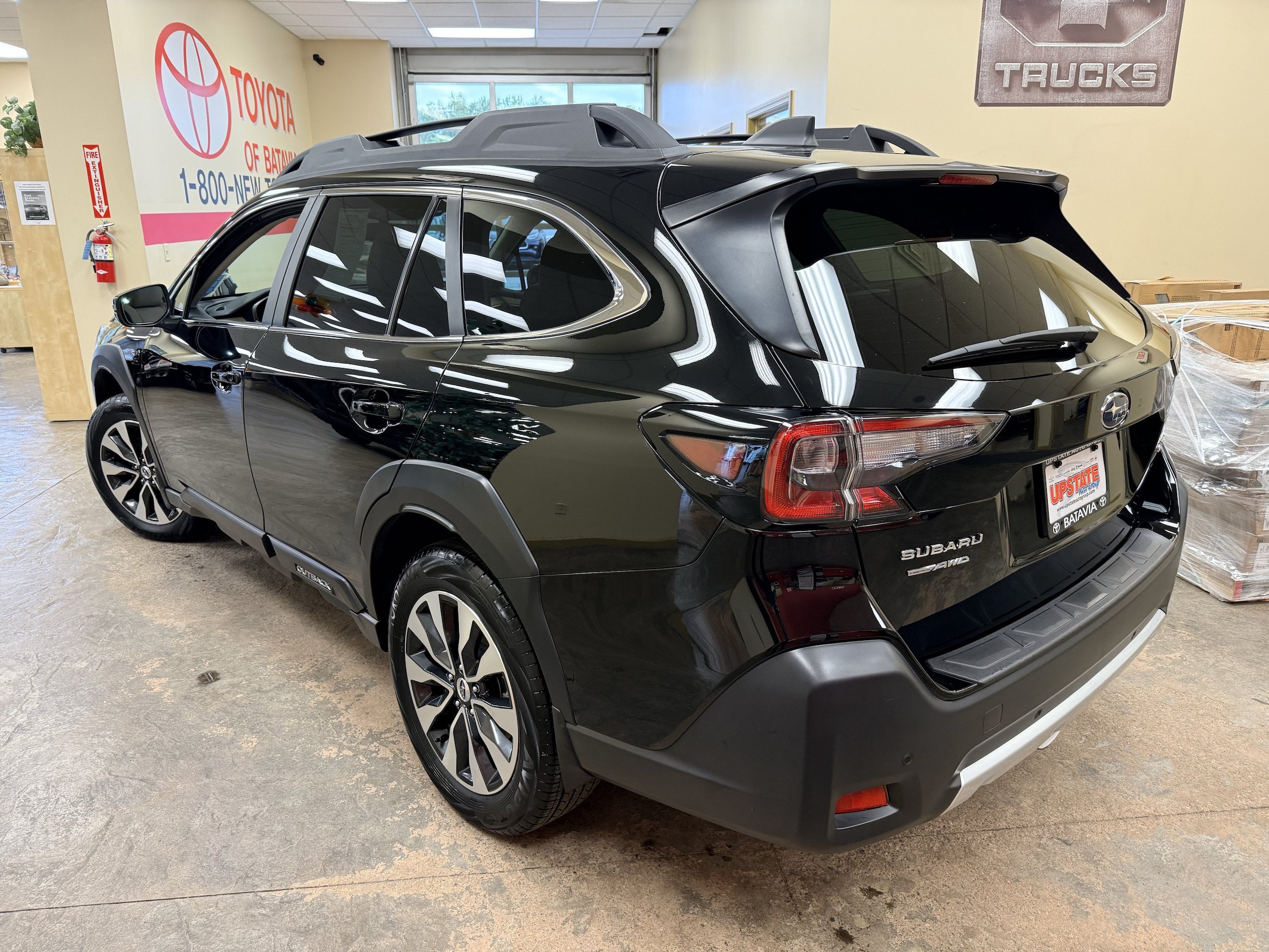 Used 2025 Subaru Outback Limited AWD/4WD image 24