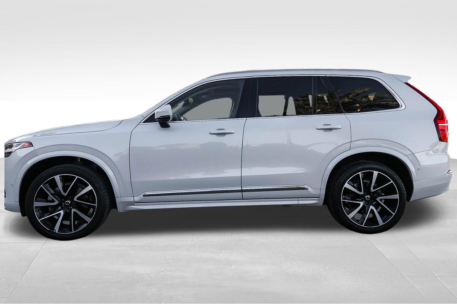 Used 2024 Volvo XC90 B6 Plus AWD/4WD image 9