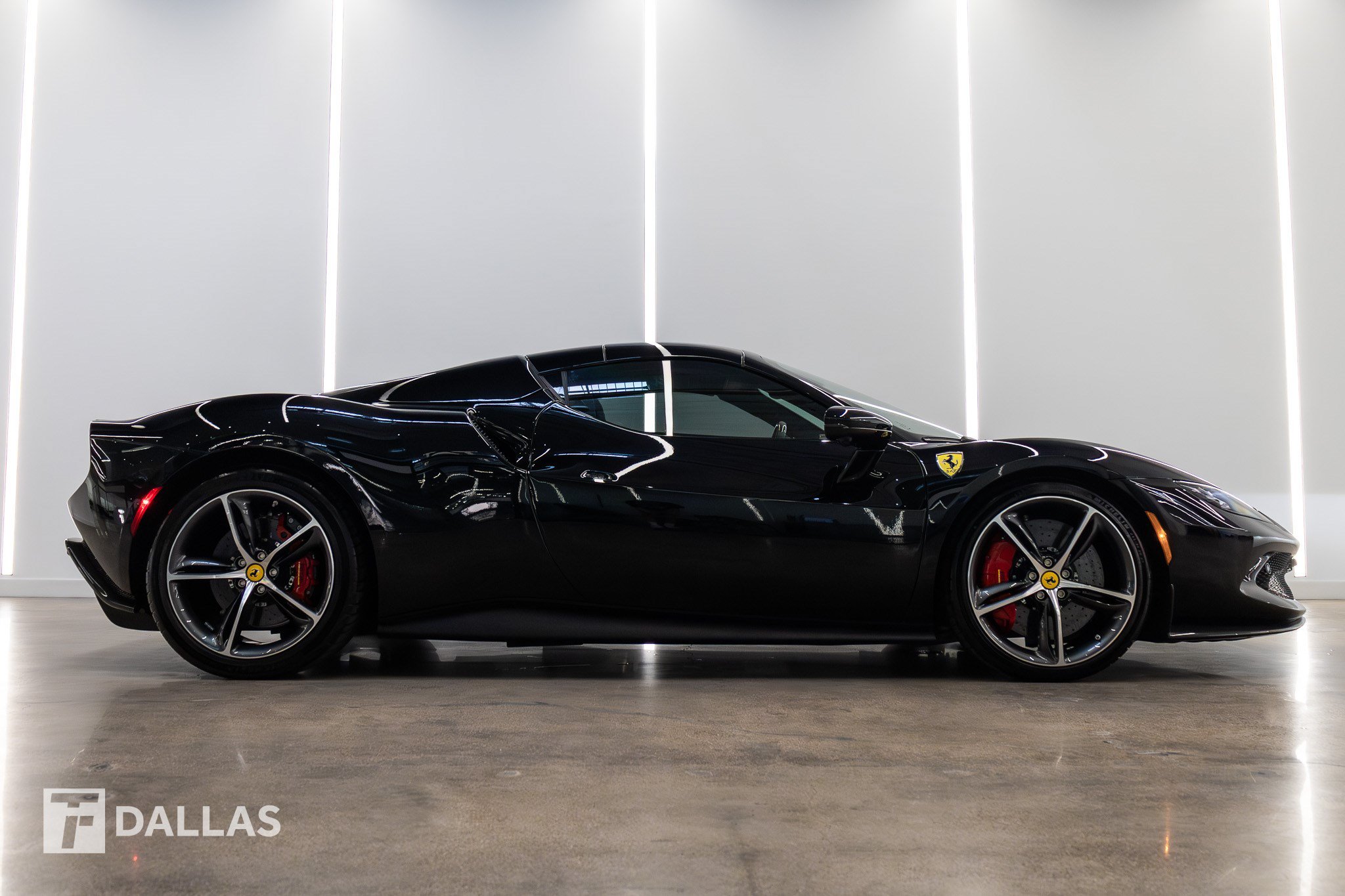 Used 2023 Ferrari 296 GTS RWD image 19