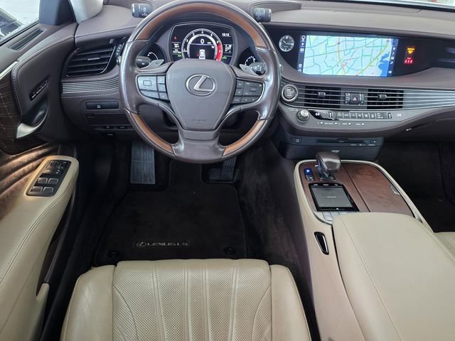 Used 2020 Lexus LS 500 w/ Interior Upgrade Package RWD image 12