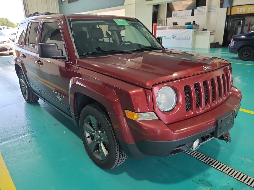 Used 2014 Jeep Patriot Latitude w/ Freedom Edition Package FWD image 12