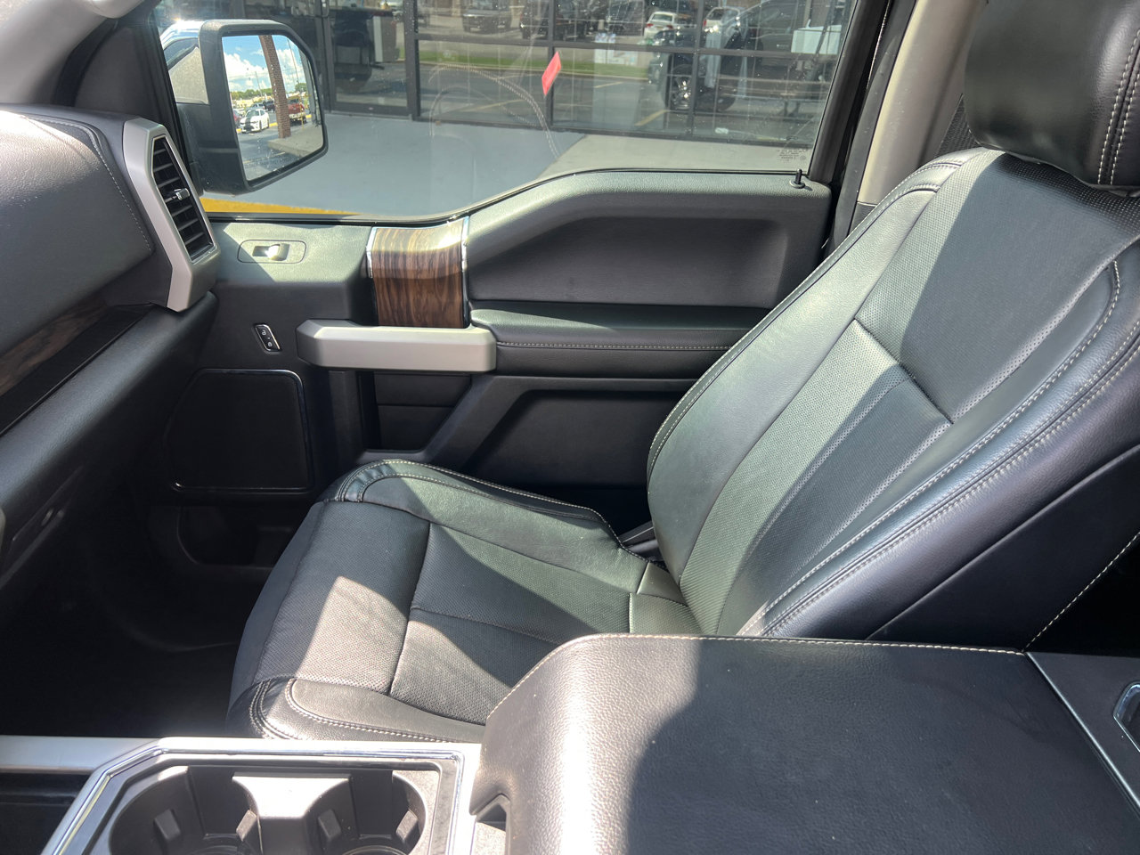 Used 2018 Ford F150 Lariat w/ Equipment Group 502A Luxury image 9