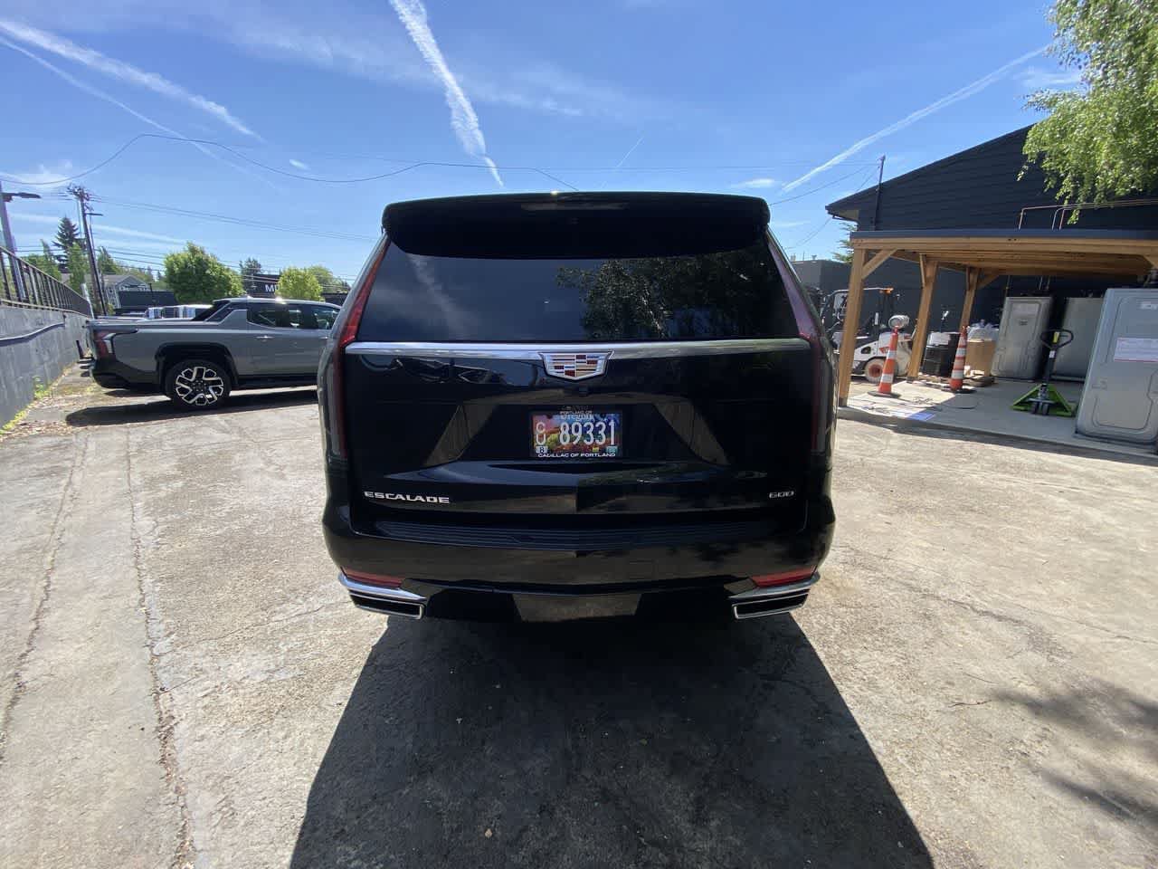 Used 2021 Cadillac Escalade ESV Premium Luxury w/ LPO, Illumination Package AWD/4WD image 5