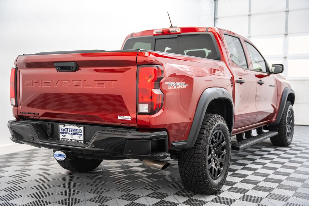 Used 2024 Chevrolet Colorado Trail Boss w/ Technology Package AWD/4WD image 5