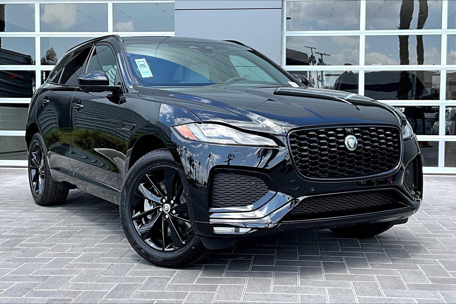 New 2026 Jaguar F-PACE R-Dynamic S image 2