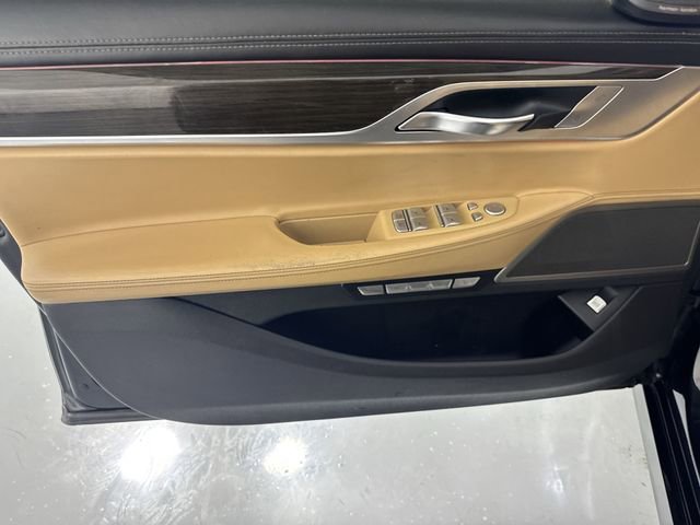 Used 2016 BMW 750i xDrive AWD/4WD image 19