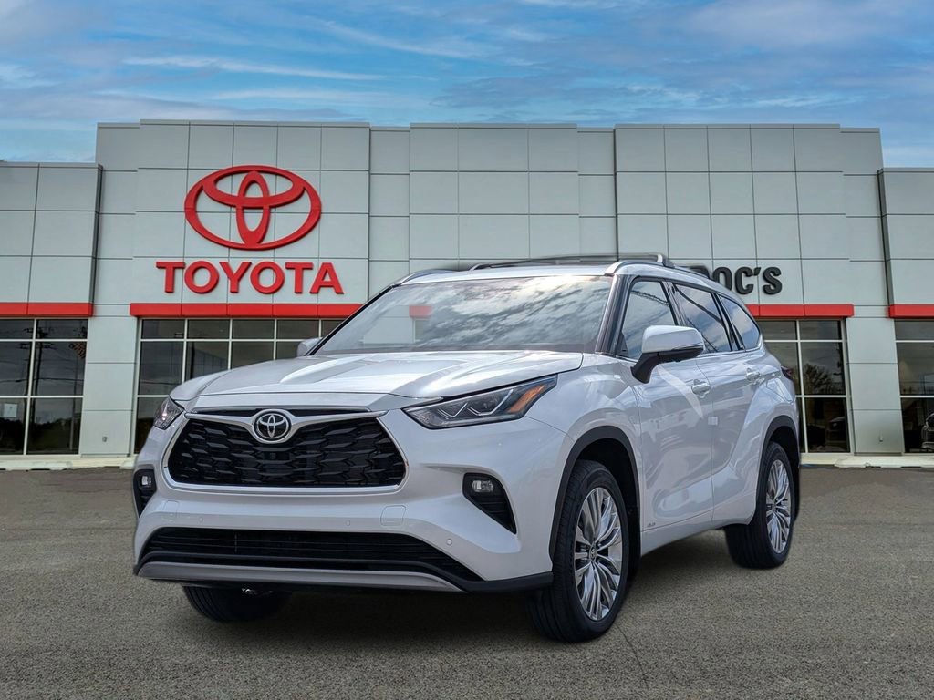 New 2026 Toyota Highlander Platinum image 1