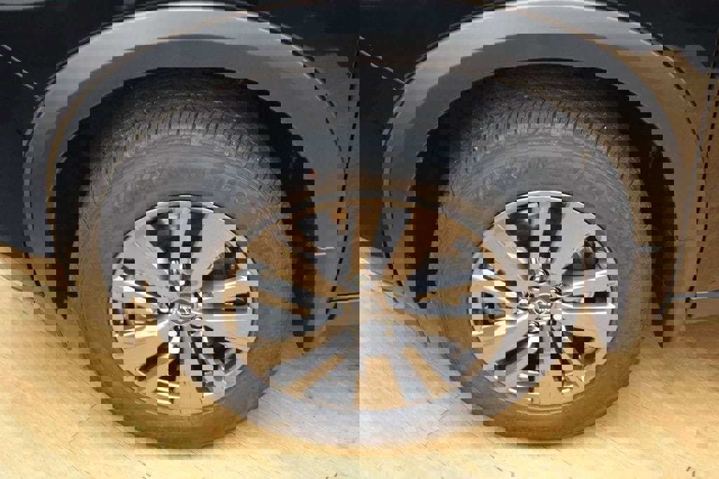 New 2025 Nissan Pathfinder S image 4