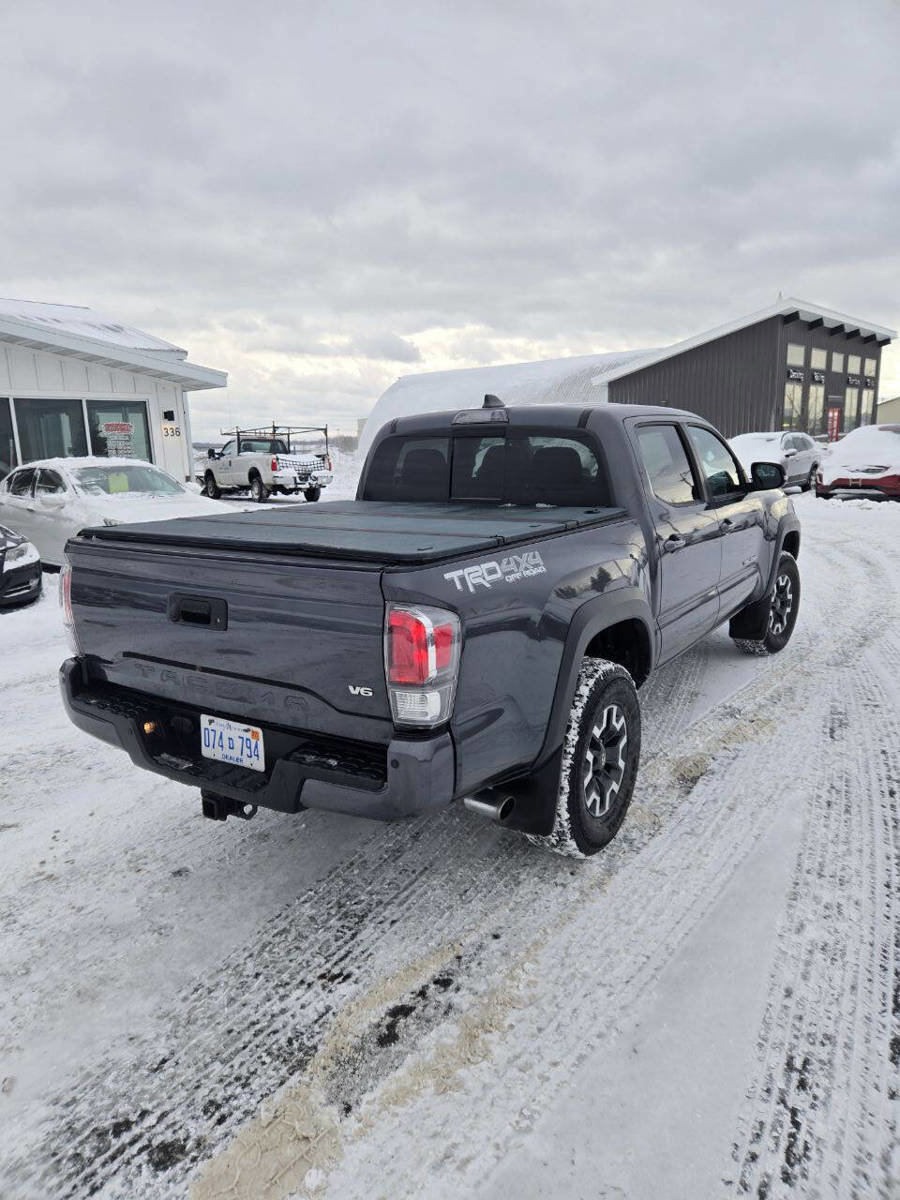 Used 2020 Toyota Tacoma TRD Off-Road w/ Technology Package image 14