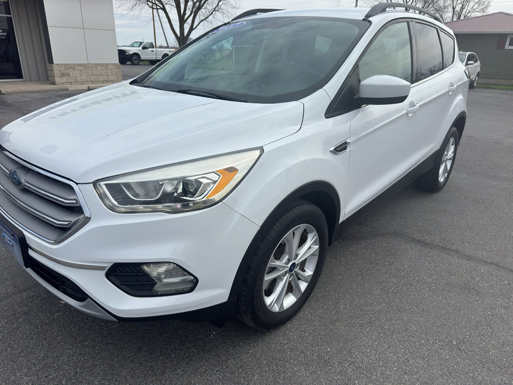 Used 2017 Ford Escape SE w/ Equipment Group 201A image 5