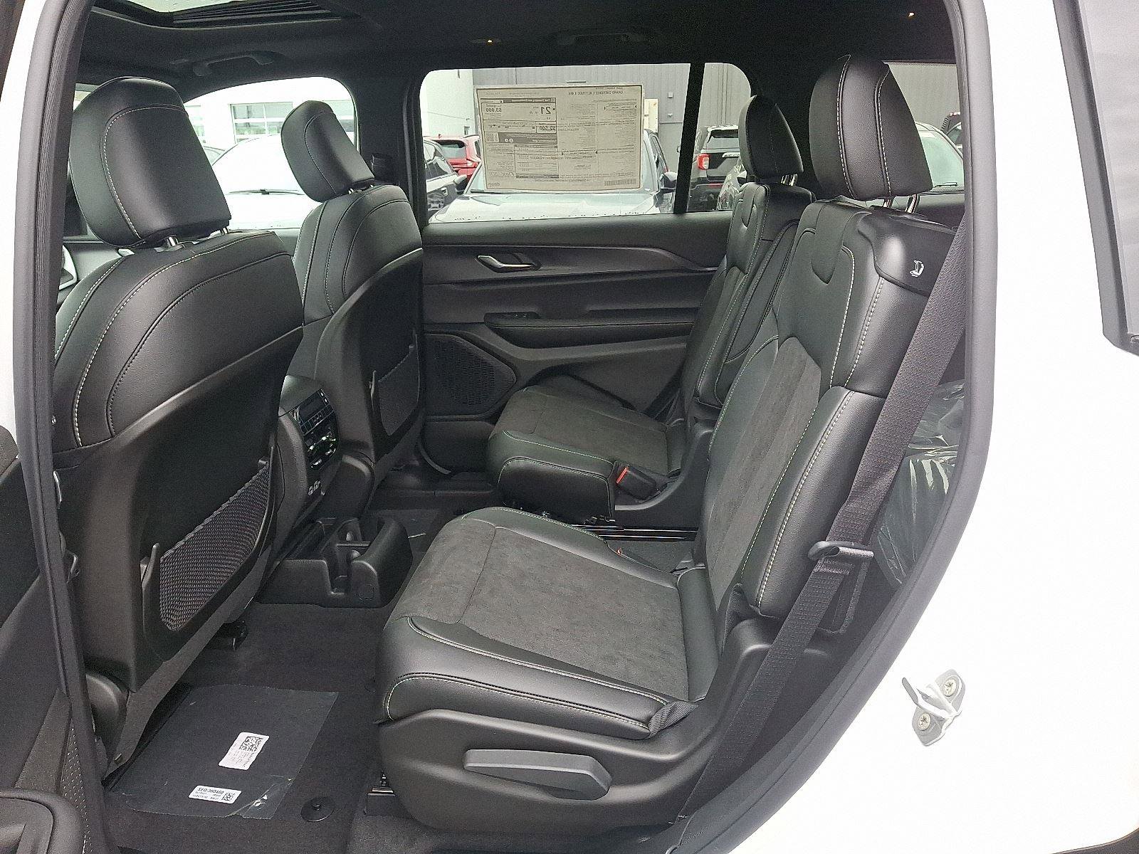 New 2025 Jeep Grand Cherokee L Altitude image 7