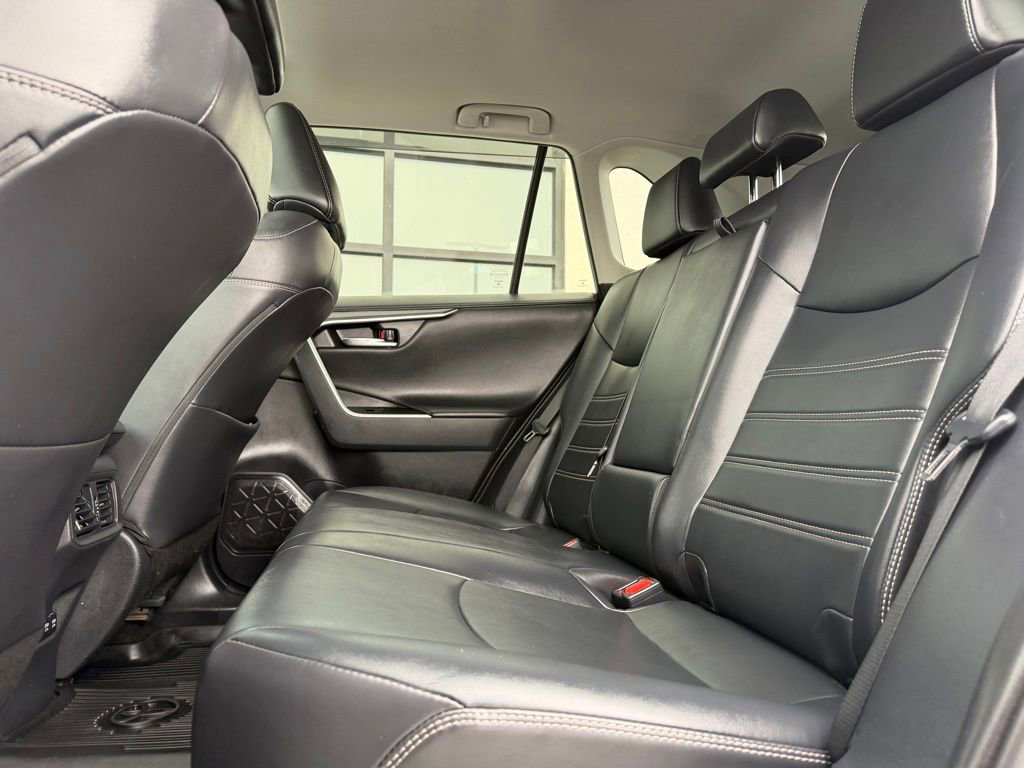 Used 2020 Toyota RAV4 Limited image 22
