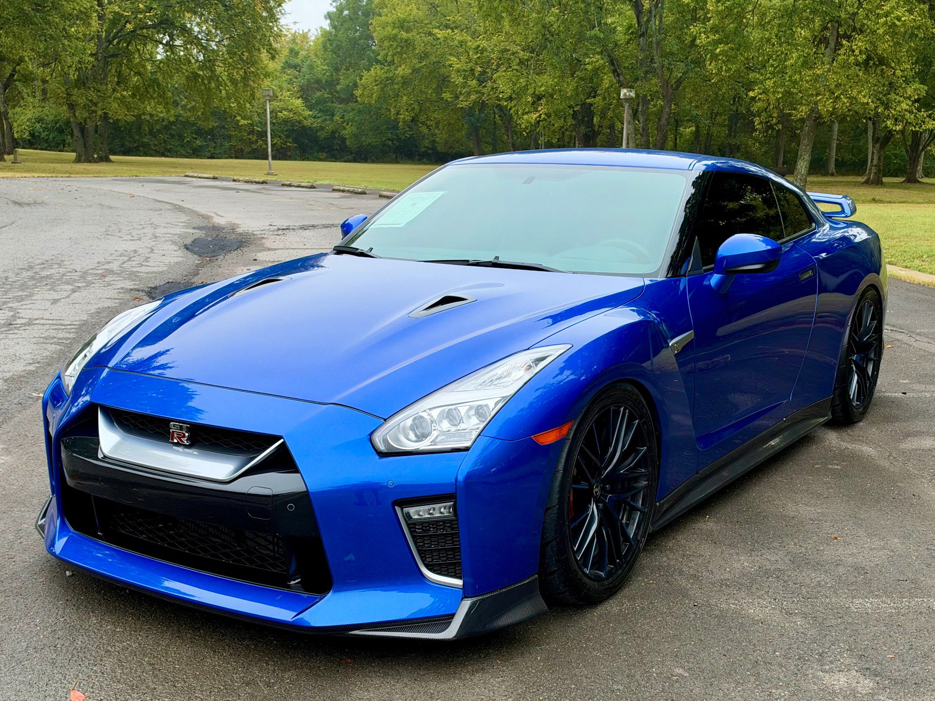 Used 2020 Nissan GT-R Premium AWD/4WD image 2