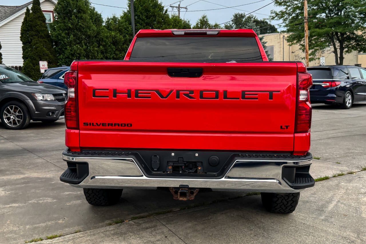 Used 2021 Chevrolet Silverado 1500 LT w/ LPO, Dark Essentials Package AWD/4WD image 4