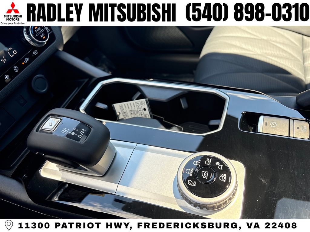 New 2026 Mitsubishi Outlander SEL Black Edition AWD/4WD image 11