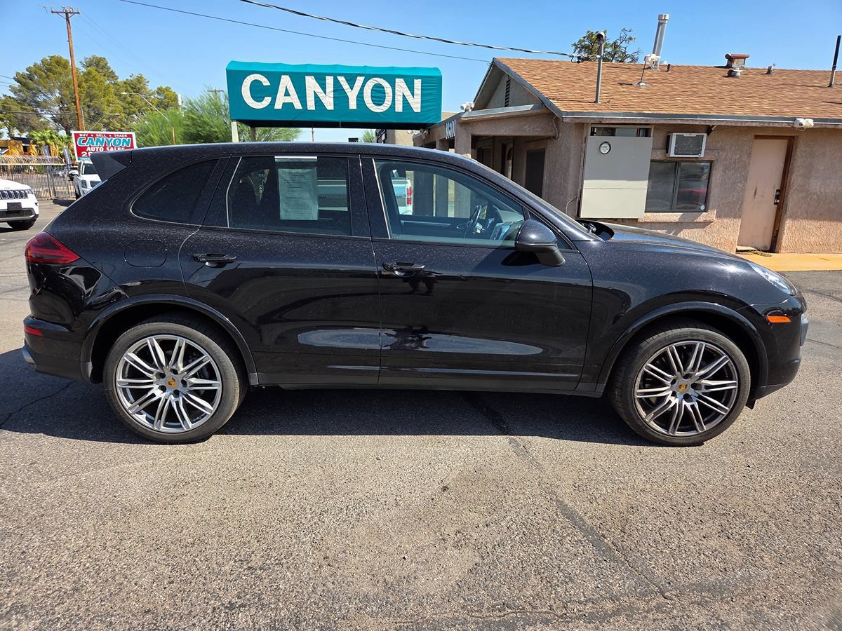 Used 2018 Porsche Cayenne Platinum Edition AWD/4WD image 2