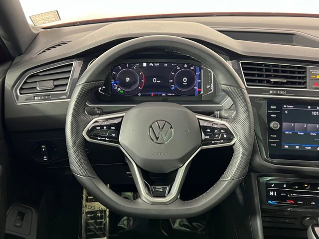 Used 2024 Volkswagen Tiguan SEL R-Line image 27
