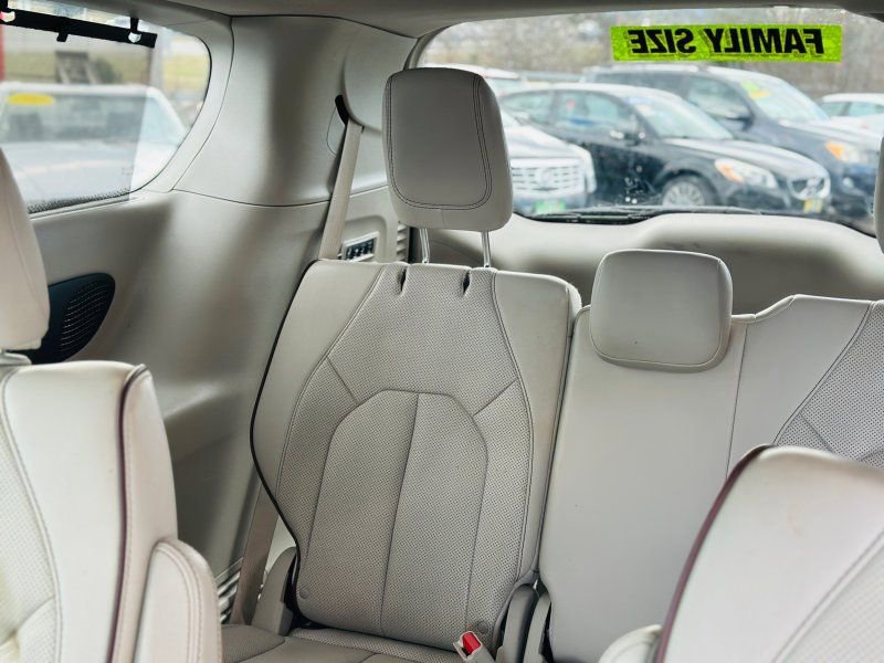 Used 2018 Chrysler Pacifica Limited w/ Advanced Safetytec Group image 12
