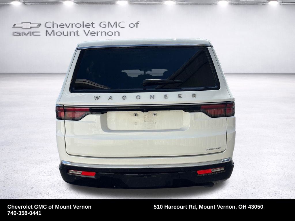 Used 2024 Jeep Wagoneer L Series II w/ Flexible Seating Group image 4