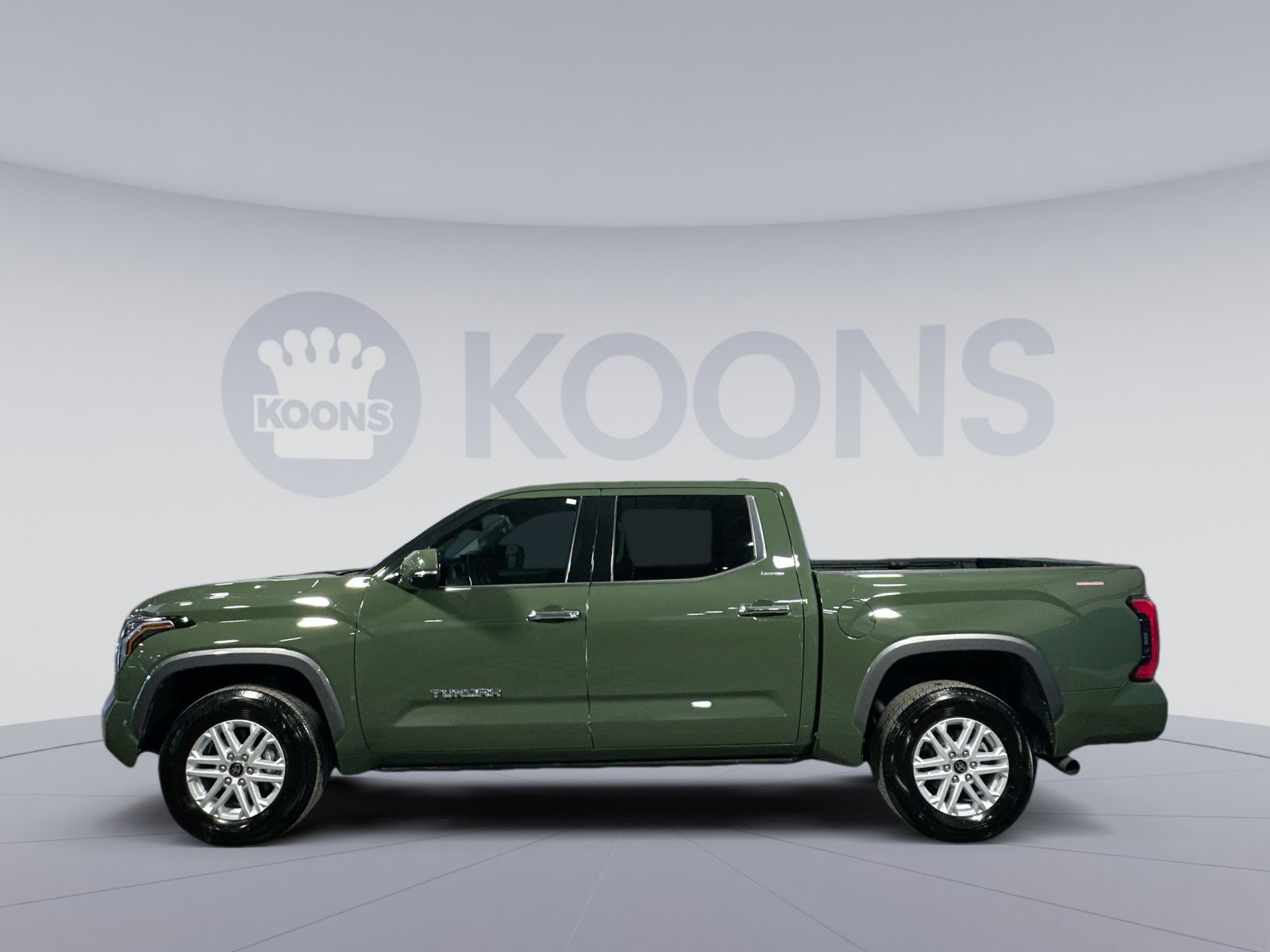 Used 2023 Toyota Tundra Limited image 2
