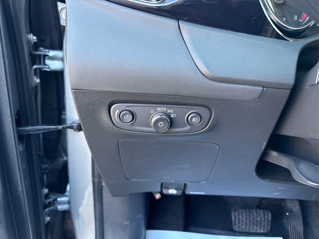 Used 2023 Buick Encore GX Select w/ Safety Package II image 24