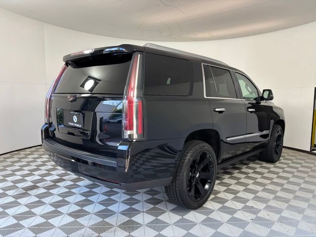 Used 2018 Cadillac Escalade Premium Luxury AWD/4WD image 7