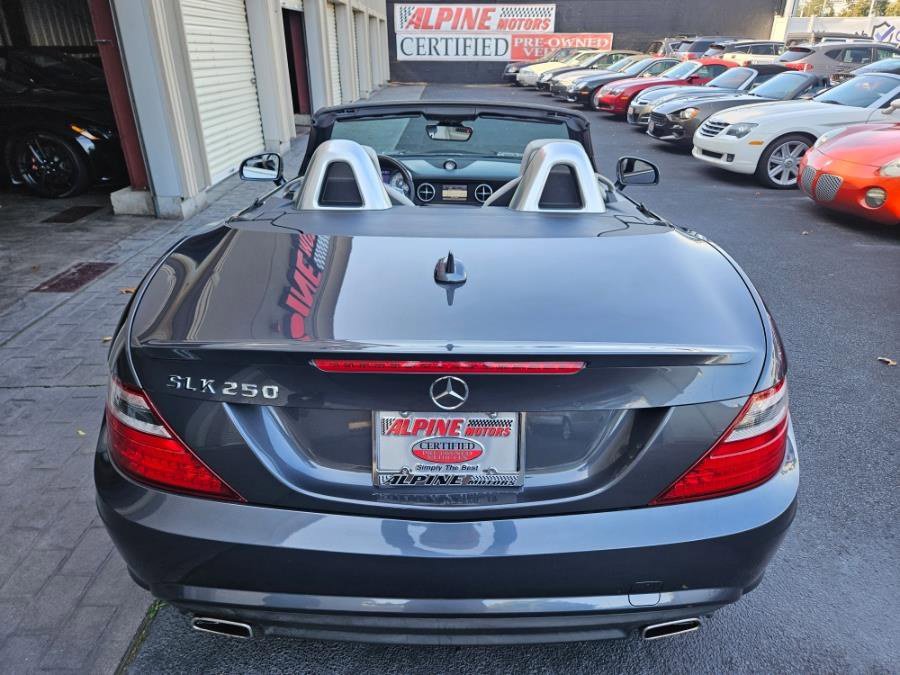 Used 2013 Mercedes-Benz SLK 250 image 22