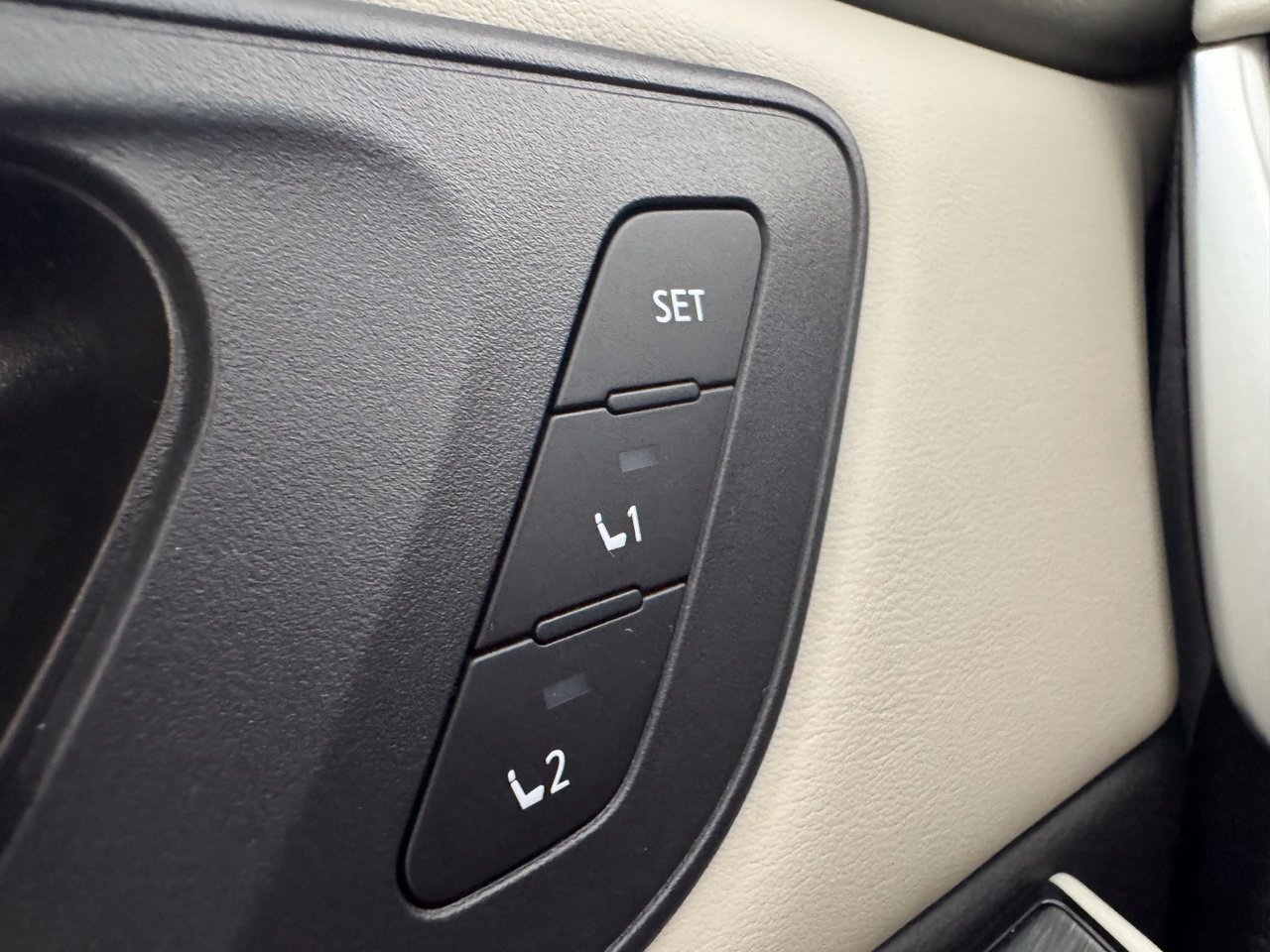 Used 2023 Nissan Rogue SL AWD/4WD image 27