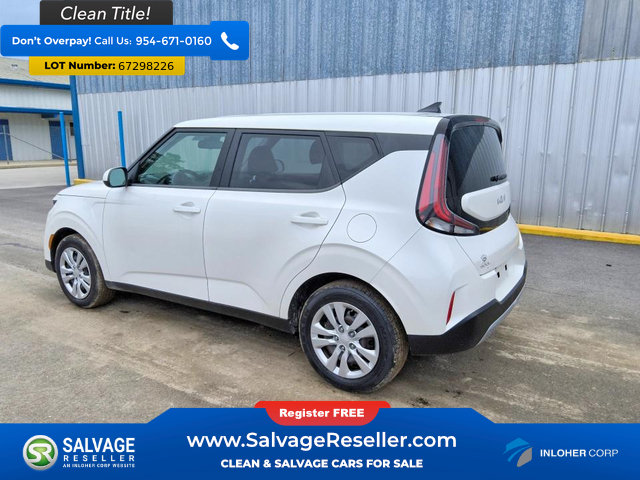 Used 2023 Kia Soul LX FWD image 3