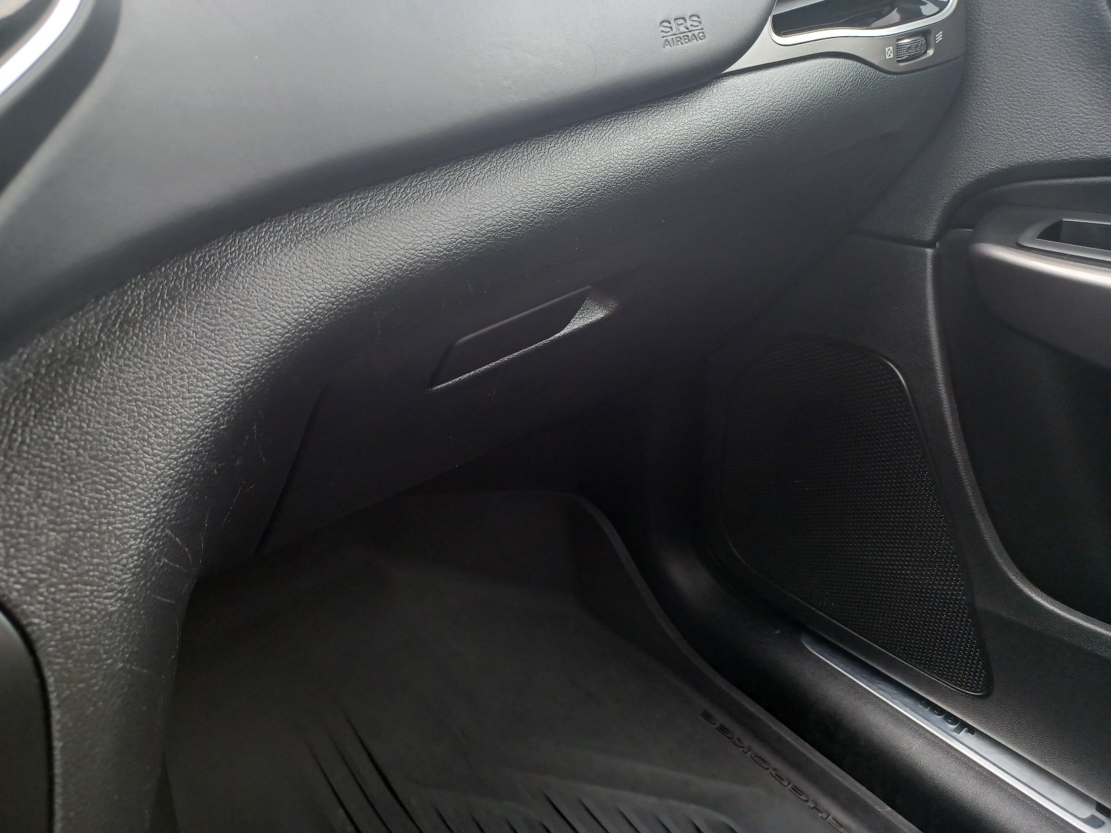 Used 2019 Jeep Cherokee Overland w/ Technology Group AWD/4WD image 25