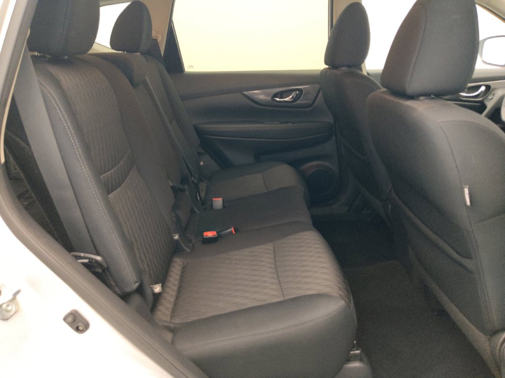 Used 2018 Nissan Rogue SV AWD/4WD image 19