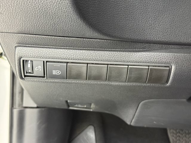 Used 2025 Toyota Corolla LE FWD image 14