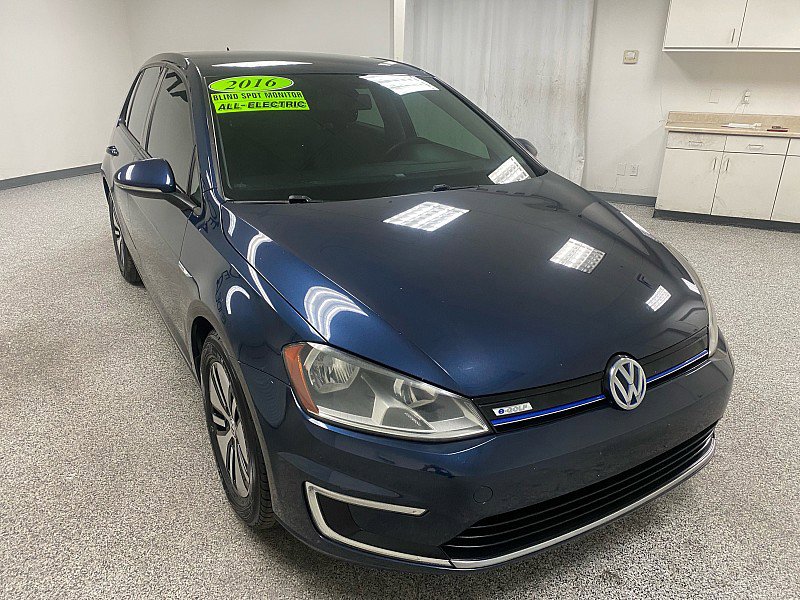 Used 2016 Volkswagen e-Golf SE w/ DC Fast Charging Package FWD image 3