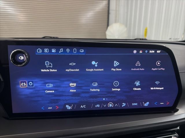 Used 2025 Chevrolet Traverse LT w/ Driver Confidence Package image 31