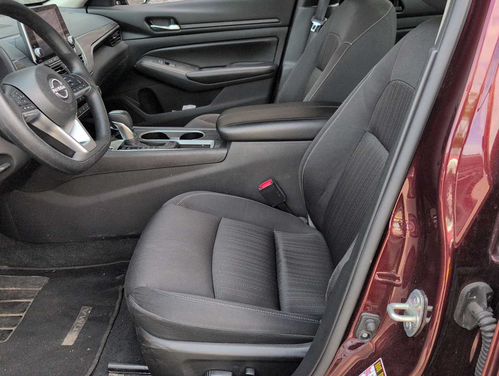 Used 2024 Nissan Altima 2.5 SV FWD image 16