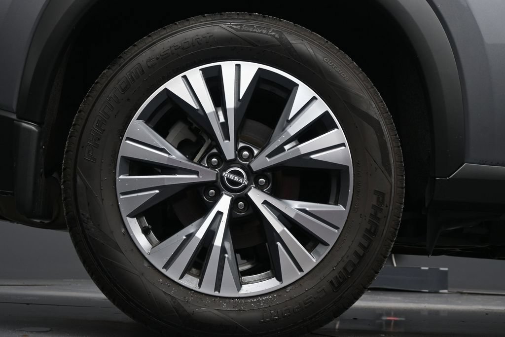 Certified 2023 Nissan Rogue SV FWD image 12
