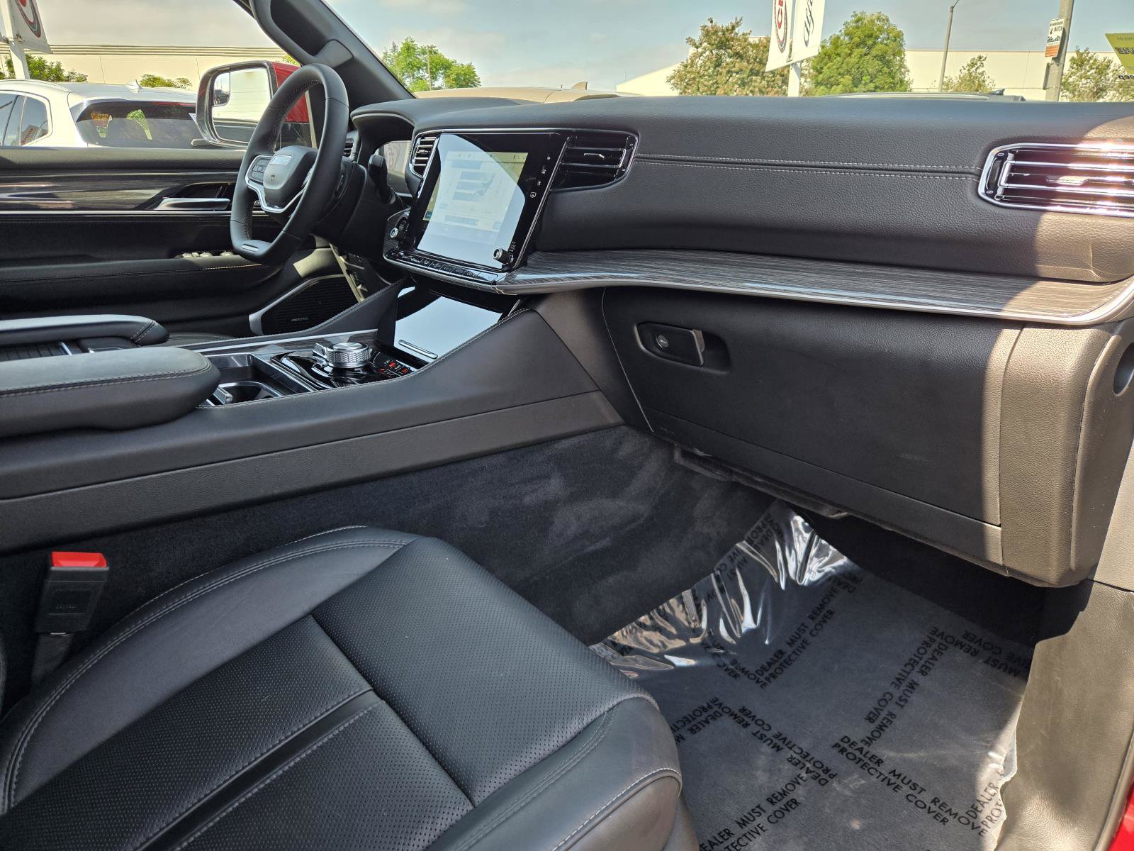 Certified 2022 Jeep Wagoneer Series II AWD/4WD image 30