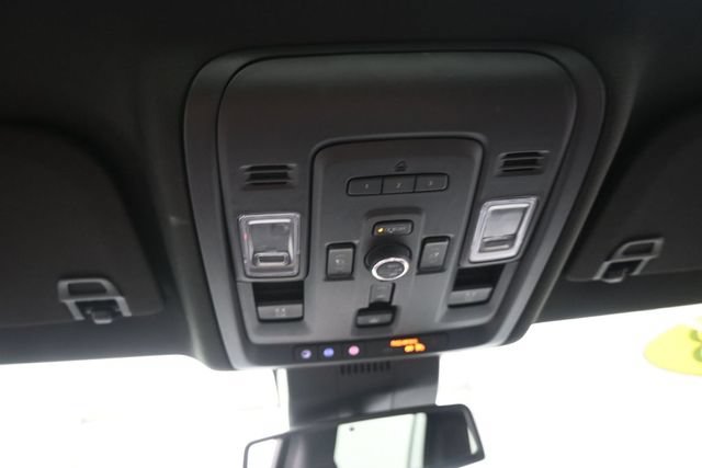 Used 2023 GMC Yukon XL Denali AWD/4WD image 12
