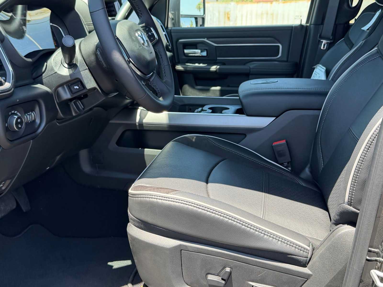 New 2026 RAM 2500 Laramie AWD/4WD image 27