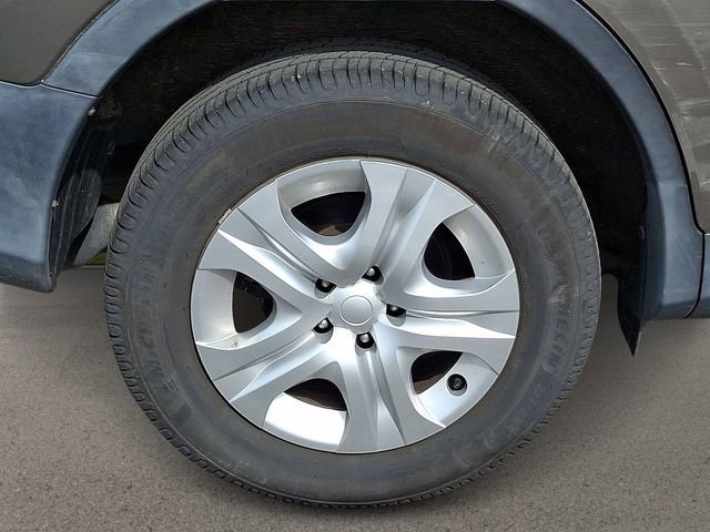 Used 2013 Toyota RAV4 LE AWD/4WD image 6