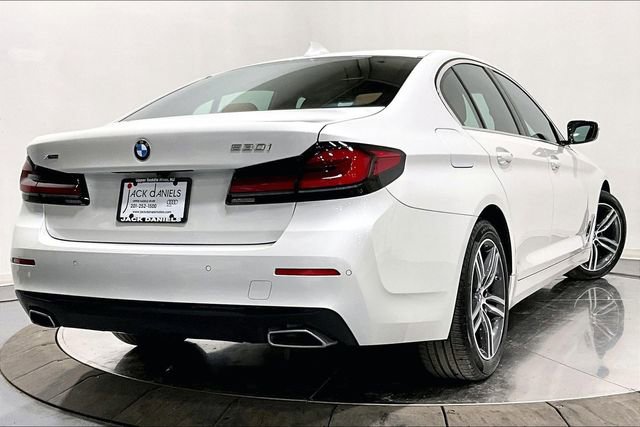 Used 2023 BMW 530i xDrive w/ Premium Package image 2