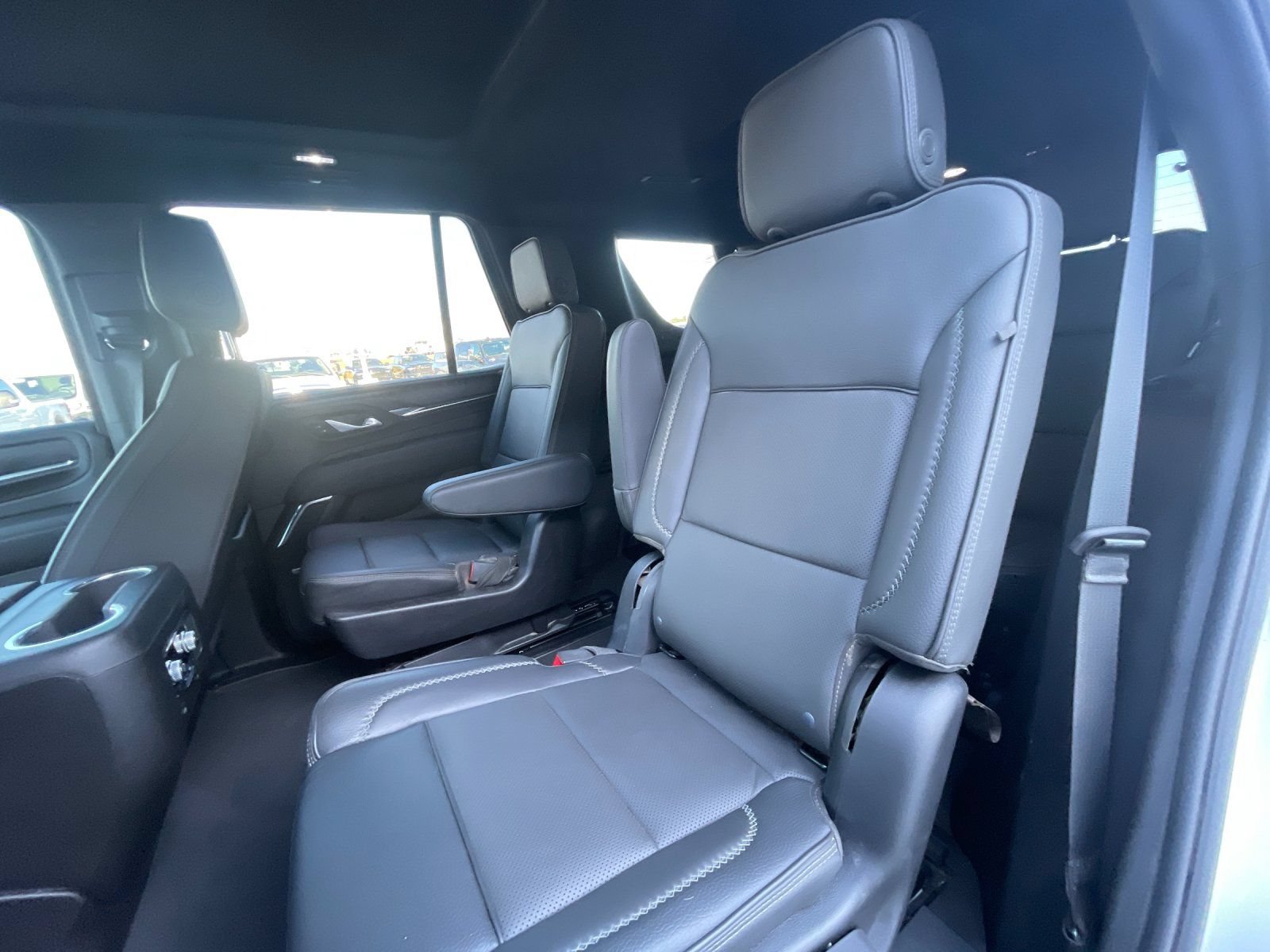 Used 2024 GMC Yukon Denali AWD/4WD image 14