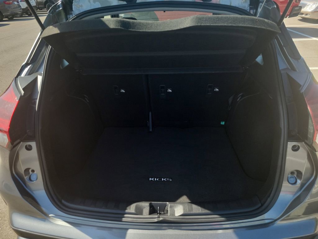 Used 2023 Nissan Kicks SR w/ SR Premium Package FWD image 33