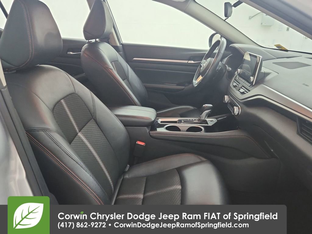 Used 2024 Nissan Altima 2.5 SR image 32