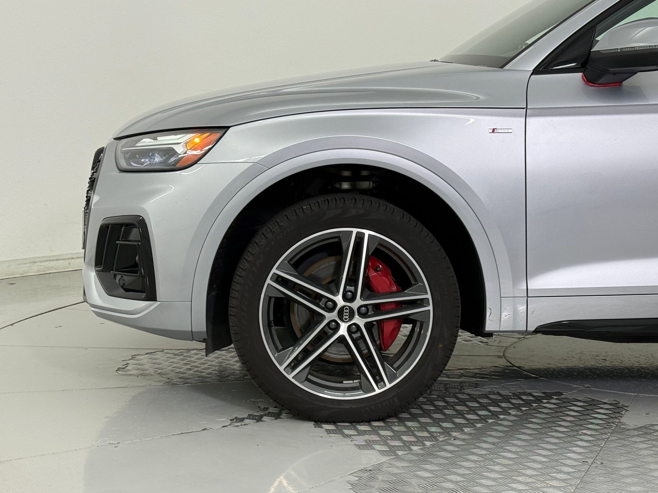 Used 2024 Audi Q5 e Premium Plus image 12