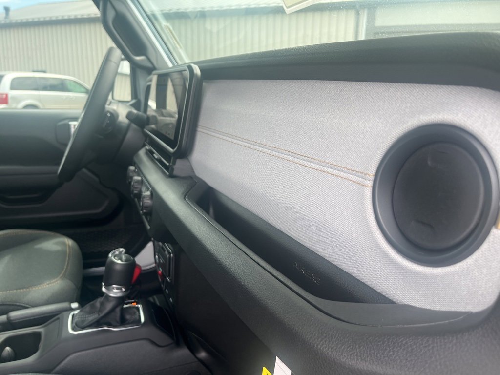 New 2025 Jeep Gladiator Willys image 17