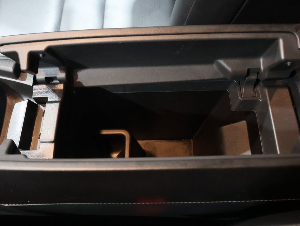 Used 2023 Nissan Rogue SV w/ SV Premium B Package image 32